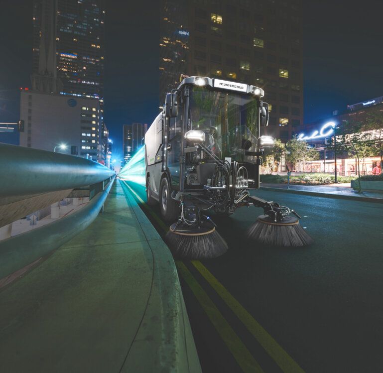 Mit der MC 250 e!ectric umwelt- und rückenschonend unterwegs